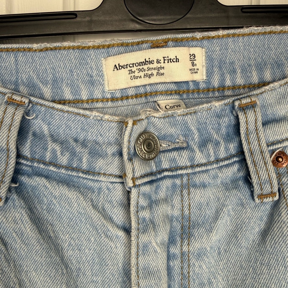 Abercrombie Curve Love 90s Straight Ultra High Rise Jeans w/ Slit - Size 29/8R - Picture 5 of 11